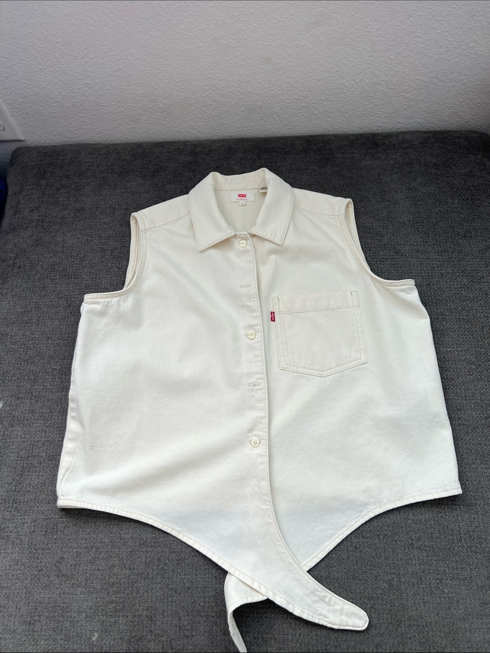 Levi's Kids Cream Sleeveless Button-Front Tie-Hem Top